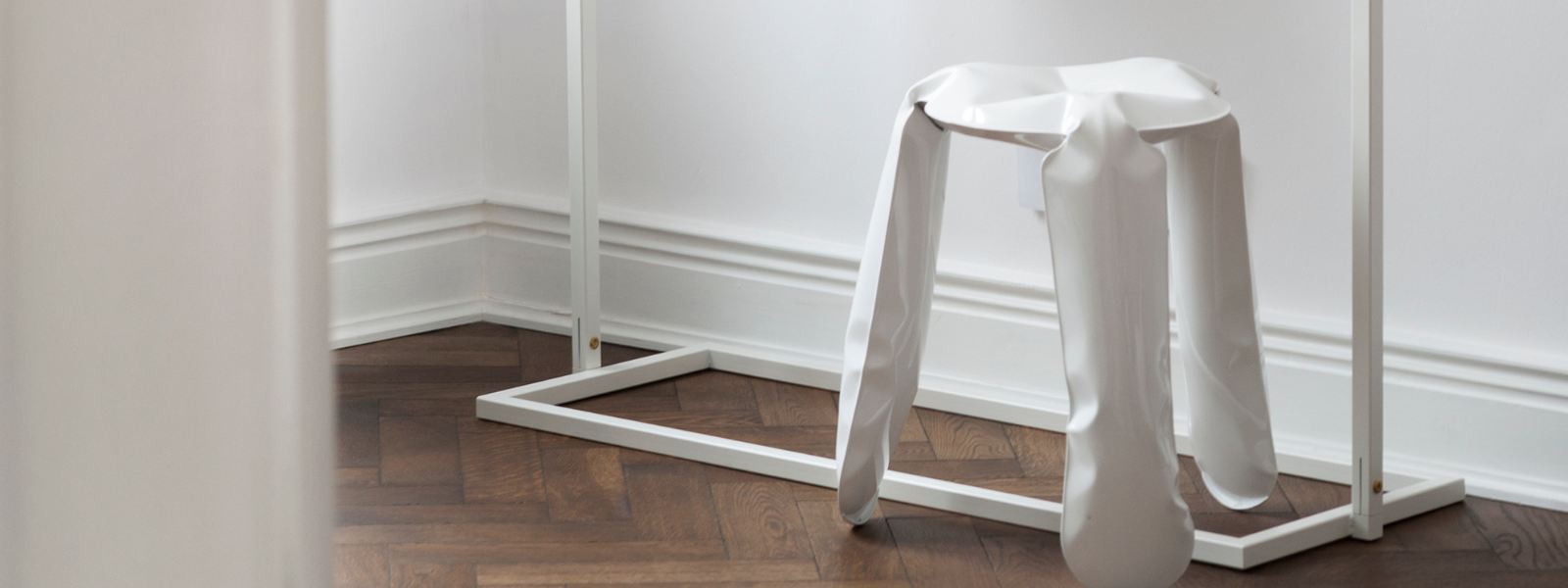 Frame kleiderständer